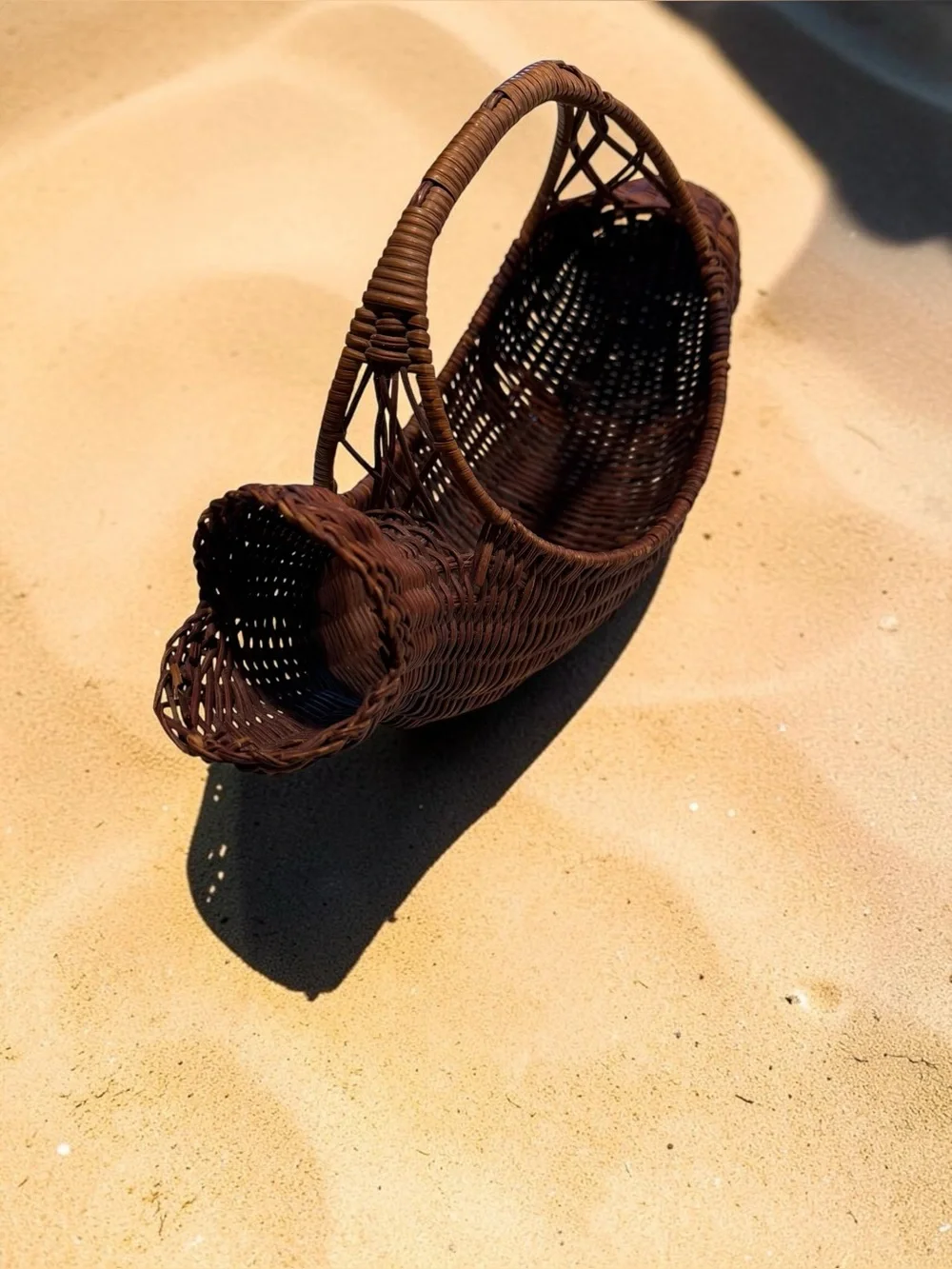 Handwoven Fish-Shaped Wicker Basket Bag - Brown
